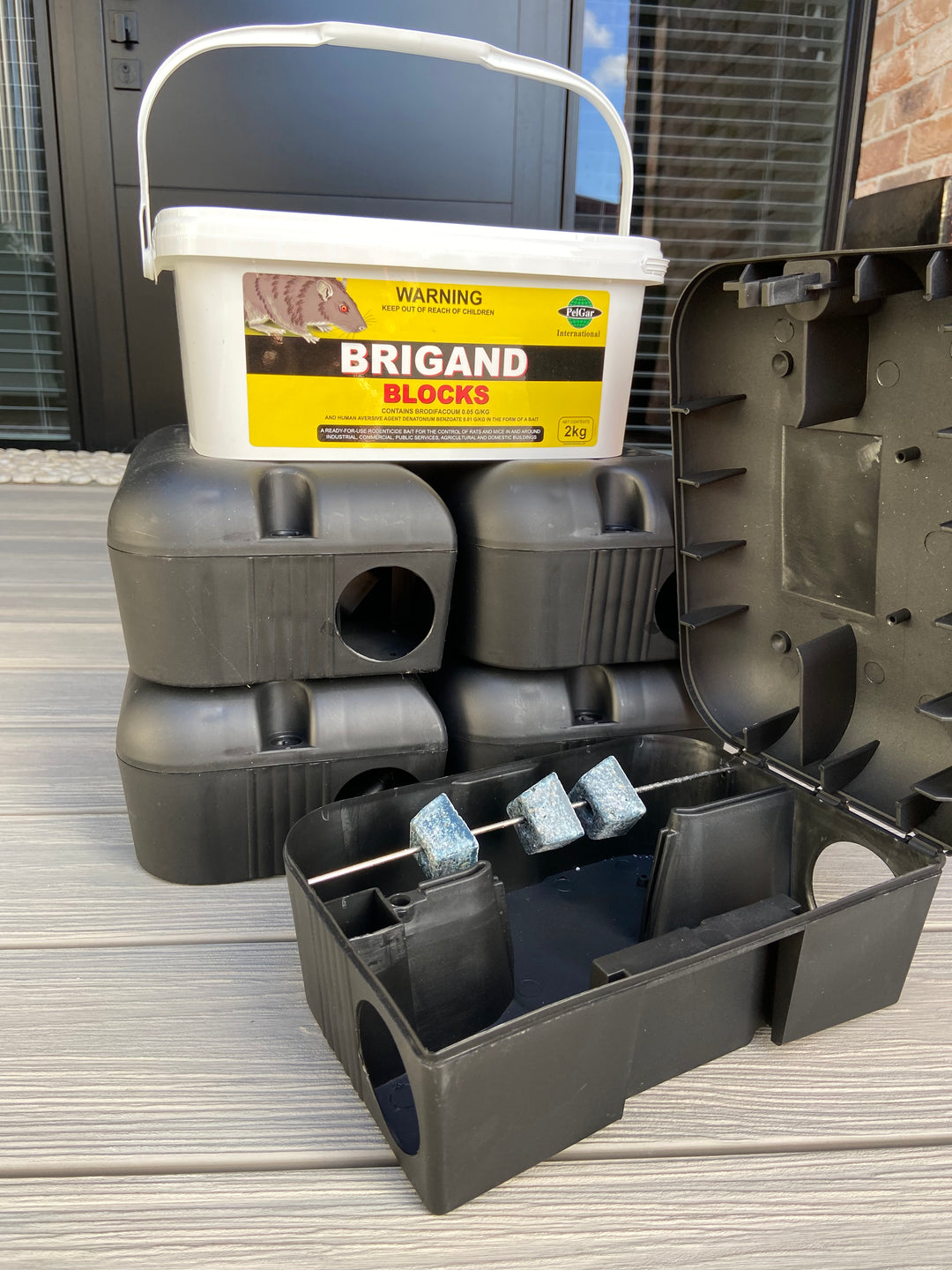 Brigand 2kg and Raptor Bait Station Combo