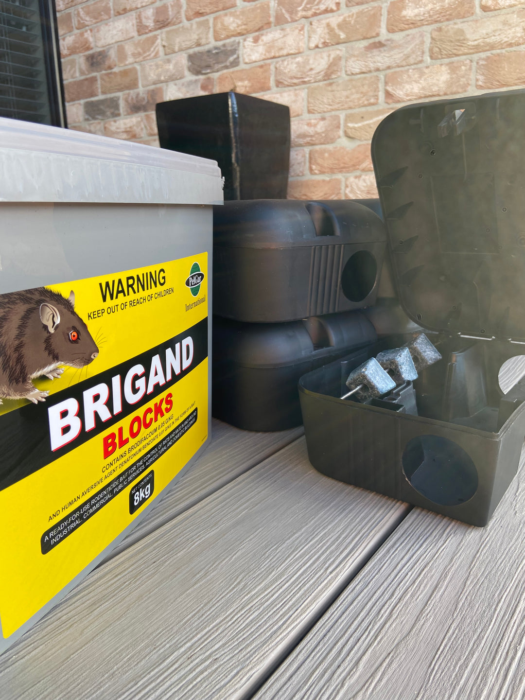 Brigand 8kg & Raptor Bait Station Combo