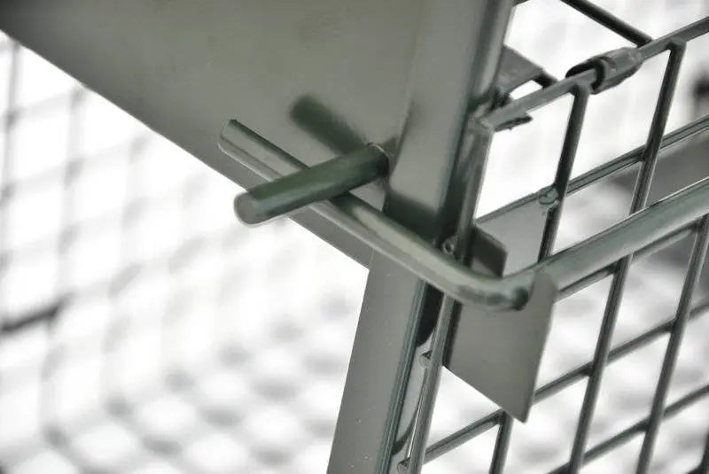 Foldable cage for rabbits and cats ideal for pest control use